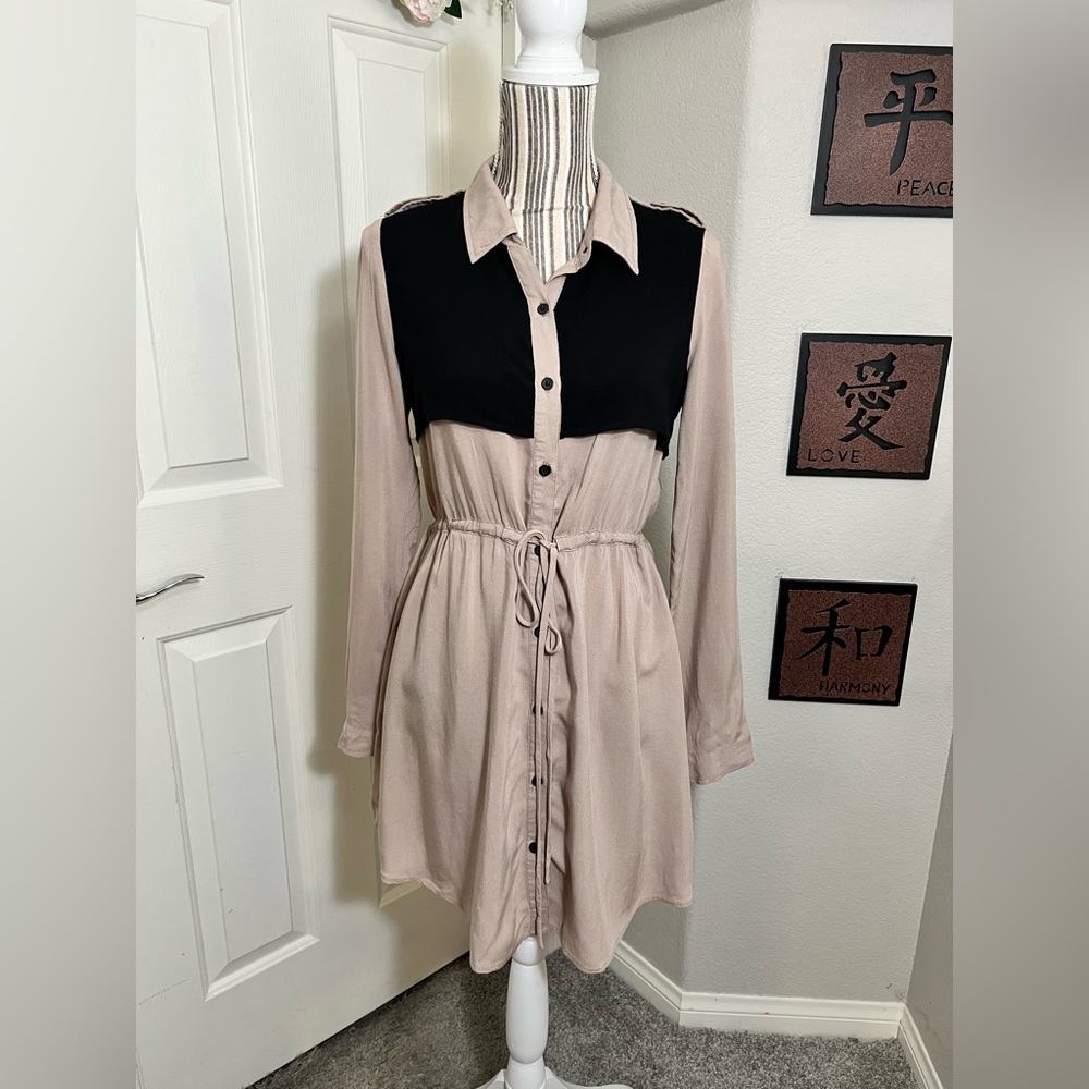 HAVE 2 tone neutral black button down longsleeve midi dress size small